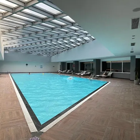 1+1 Esyali Havuzlu Apartament Darıca